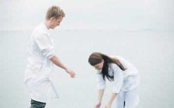 Young Innovators Develop Biodegradable Oil Boom people in water