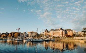 Victoria's Inner Harbour. Photo by Armon Arani on Unsplash