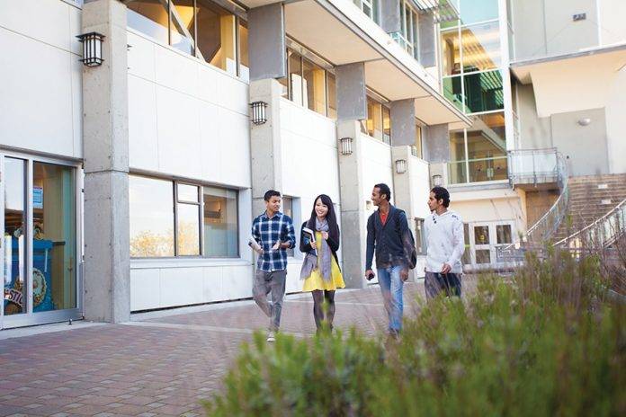 Students-VIU nanaimo_campus 1 Students-VIU nanaimo_campus 1
