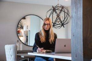 Photo of Alexandra Dawes, Founder of Virtual CFO Solutions