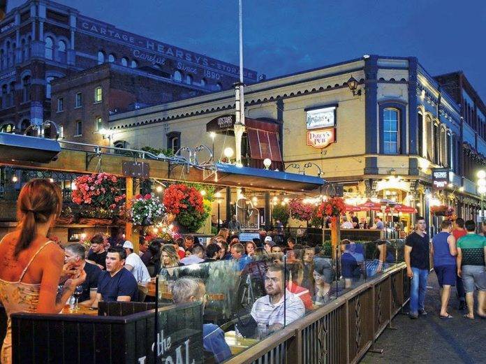 photo of busy restaurant in downtown Victoria, B.C.