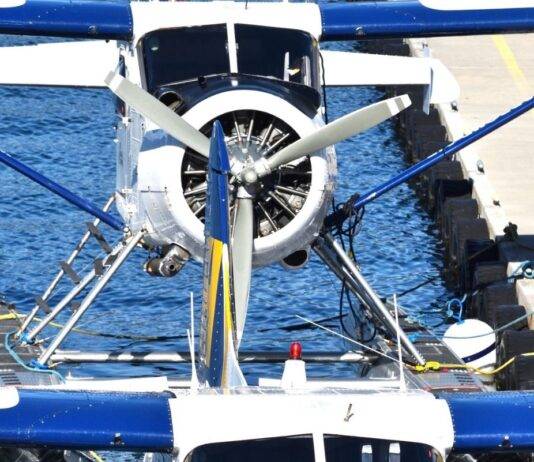 Harbour air seaplane propeller above water dock
