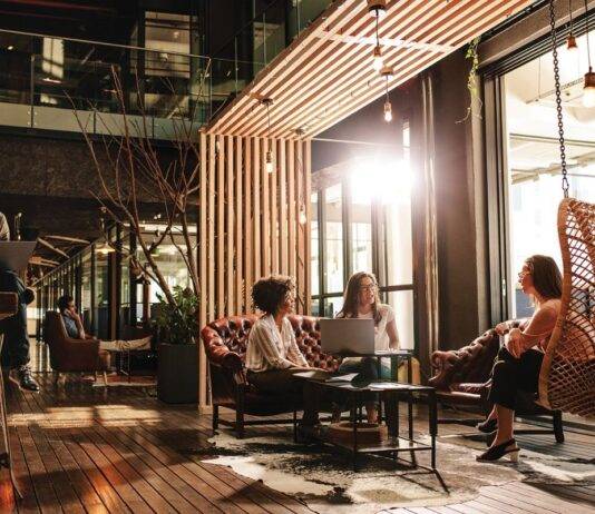 Meeting Trends Modern meeting with collaborative atmosphere