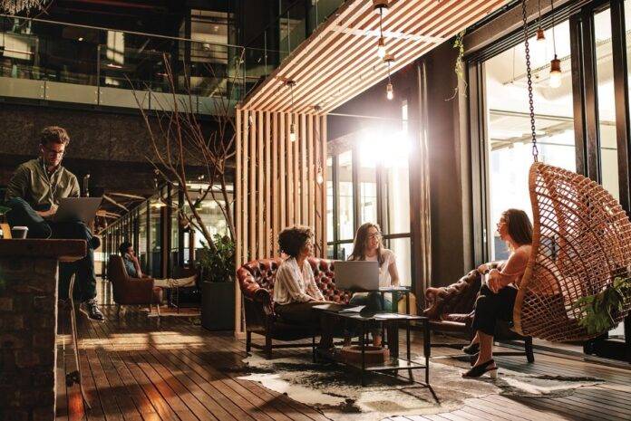 meeting trends 2025Canadian business conferences Modern meeting with collaborative atmosphere