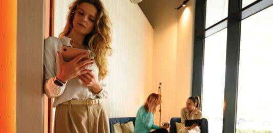 Casual meeting in a modern space